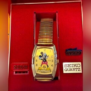 Extremely Hard to Find NIB Vintage Mickey Mouse Seiko Watch